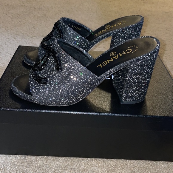 🖤✨ Black CHANEL Sequin mule Sandals size 37 - Picture 3 of 6